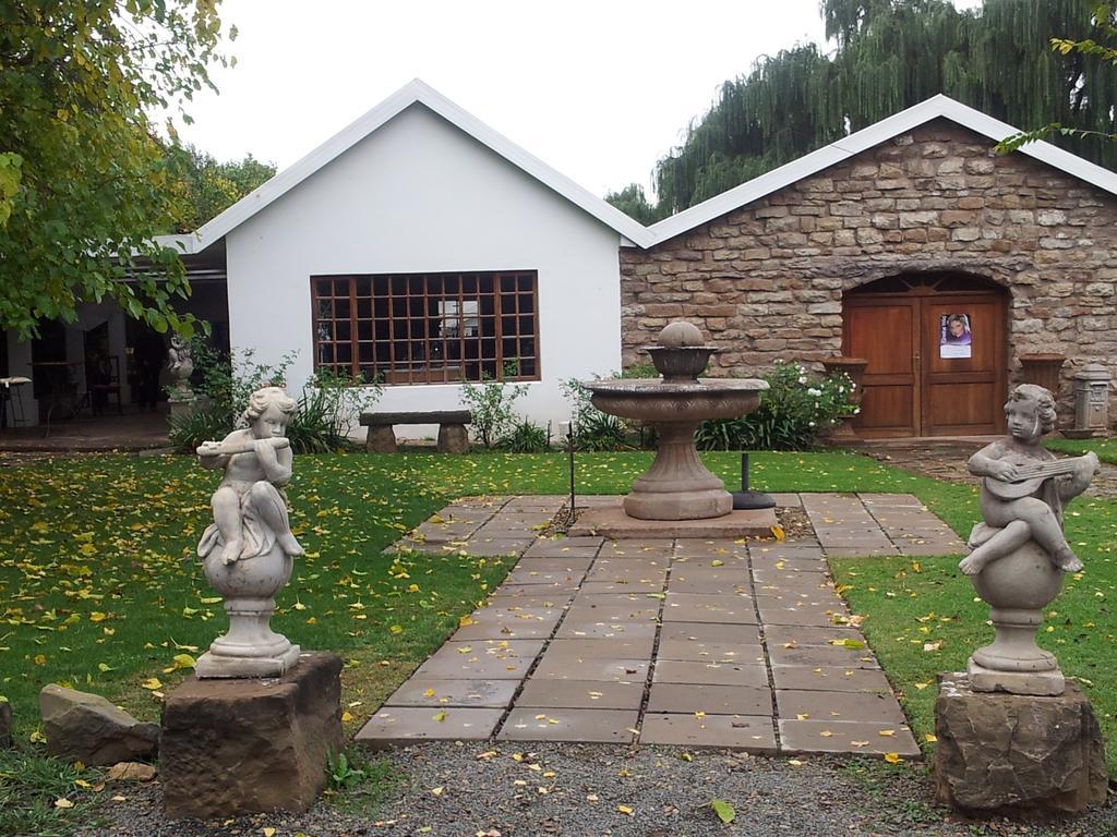 La Riviera Boutique Guesthouse & Spa Aliwal North Exterior photo